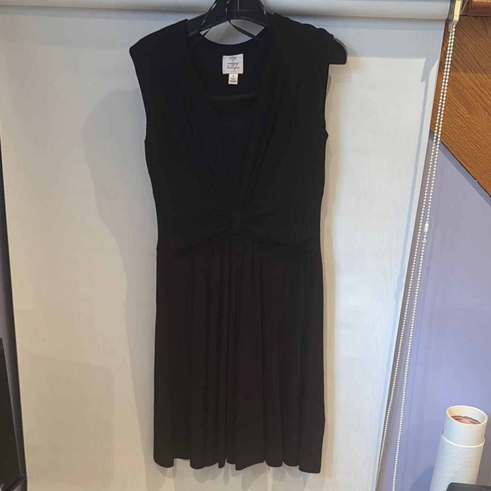 Suzi Chin for Maggy Boutique Black Pleated Sheath Dress V-Neck